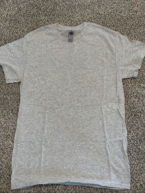 Gildan Heather Gray Short Sleeve Crew Neck Tee
